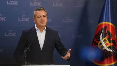 Photo of Arben Gashi reagon pasi u la jashtë kryesisë nga Abdixhiku: LDK-së i duhet lidership i ri me energji të re