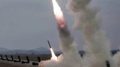 Photo of Koreja e Veriut teston raketa strategjike, Kim Jong Un ndjek nga afër provat