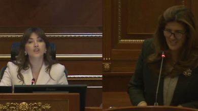 Photo of “E nderuara kryetare e teatrit të përrallave”, përplasen Musliu dhe Haxhiu