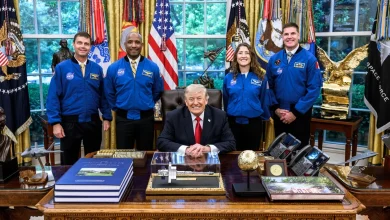 Photo of Trump pret ekuipazhin e Artemis II në Zyrën Ovale: Udhëtimi i radhës drejt Marsit