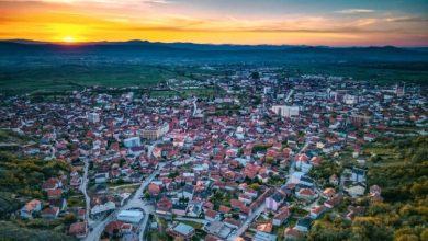 Photo of Serbia bllokon fondet për shqiptarët e Luginës, reagon Prishtina zyrtare: Kemi njoftuar BE-në dhe ndërkombëtarët