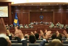 Photo of Seanca (jo)kushtetuese: Kush duhet të ndërhyjë pas 7 gushtit? (VIDEO)