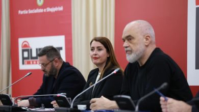 Photo of “As maqedonasit s’ia bëjnë këtë njëri-tjetrit”- Rama akuzon opozitën: Disa të paudhë shkojnë në BE dhe kërkojnë të bllokohet anëtarësimi! Nëse ajo derë do mbyllet do të duhen vite që…