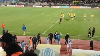 Photo of Kush lë fushën për protestë, përjashtohet menjëherë. Rregulli i ri në futboll eliminon precedentët si Senegali dhe… Tirana