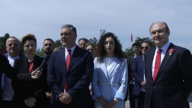 Photo of 5 MAJI / Blushi nga Varrezat e Dëshmorëve: Liria e Atdheut e kërcënuar nga uzurpatorët antifamilje dhe antikomb