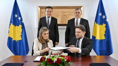 Photo of Serbët e dogjën në luftë, Kurti njofton marrëveshjen për rindërtimin e Xhamisë së Ibrit