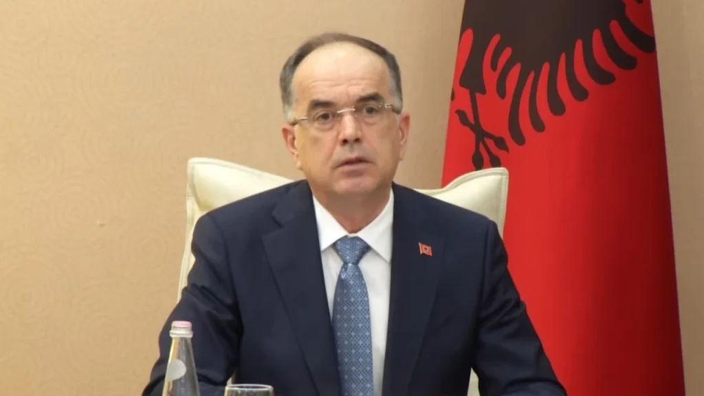 begaj-uron-nxenesit-besoni-te-vetja-dhe-endrrat-tuaja