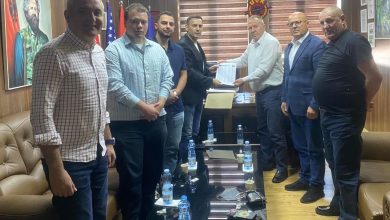 Photo of Dorëzohen në OVL-UÇK njëzet mijë nënshkrime nga Maqedonia e Veriut për çlirimtarët në Hagë