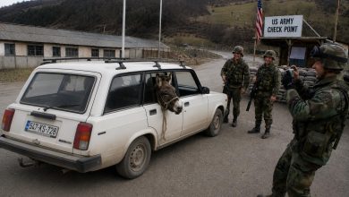Photo of KUR CHECK POINT I US ARMY NË ZHEGËR, NDALOI VETURËN ME GOMARIN BRENDA