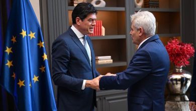 Photo of Ali Ahmeti – Rokas: Integrimi i Maqedonisë në BE interes strategjik