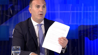 Photo of Arbër Ademi pyet VLEN-in: Nëse kryetari i komunës ose presidenti nuk e respekton ligjin si do të shkarkohet?