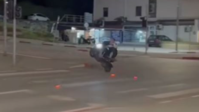 Photo of Një ditë pas paralajmërimit të Toshkovskit, policia në aksion! Kapet 15-vjeçari që drejtonte motoçikletë me një rrotë!
