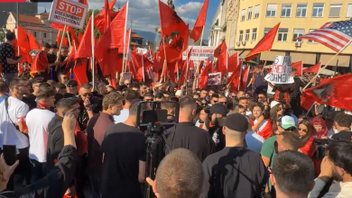 Photo of Dridhet Shkupi nga brohoritjet e studentëve: “UÇK, UÇK, UÇK” (VIDEO)