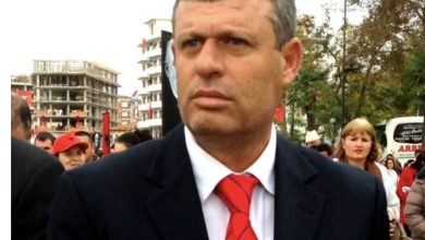 Photo of “T’i bashkohemi studentëve të Shkupit”, Shkëlqim Hajdari del në mbështetje të shqiptarëve