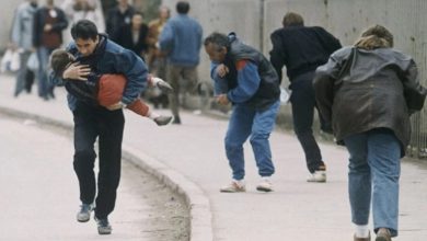 Photo of Austria po heton dy austriakë të dyshuar për pjesëmarrje në “turizmin e snajperistëve” në Sarajevë