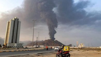 Photo of Pas Dubait, Irani nuk kursen as Omanin, bombardon me dronë rafinerinë e naftës! Sirena alarmi në vendet e Gjirit