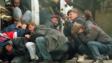 Photo of SKANDALI “Sarajevo Safari”, detaje TRONDITËSE: Të pasurit garonin me njëri-tjetrin kush mund të vriste vajzat më të bukura…