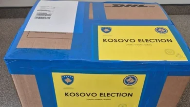 Photo of KQZ shpërndan rreth 50 mijë pako me fletëvotime për diasporën në ditën e parë të votimit me postë