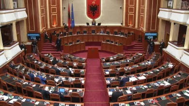 Photo of PS dhe PD arrijnë marrëveshjen për ndryshimin e Rregullores së Kuvendit, çfarë u tërhoq dhe u pranua nga të dyja palët