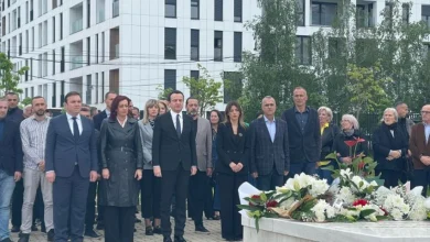 Photo of Haxhiu e Kurti kujtojnë Ilir Konushevcin dhe Hazir Malajn