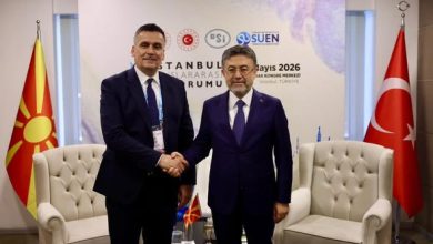 Photo of Ministri Hoxha takohet me ministrin turk Ibrahim Yumaklı
