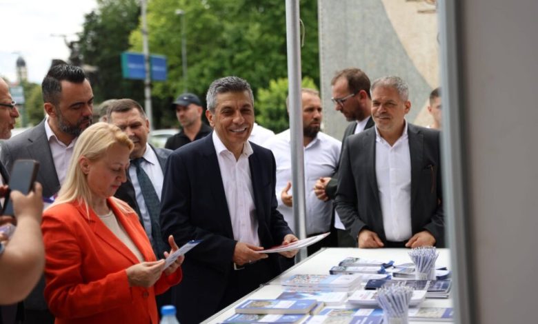 Izet Mexhiti  Sot Shkupi flet shqip