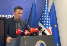 Photo of Ademi: Do bëjmë çmos të mos kaloj “ligji i Karakamishevës” dhe servilëve të saj si Jeton Shasivari
