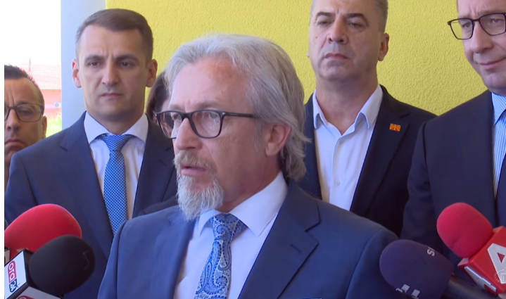 Limani  Kur u largova nga BDI  menduan se do të vdes por unë rilinda  Edhe tani mendojnë njëjtë  por ne rilindim e rilindim