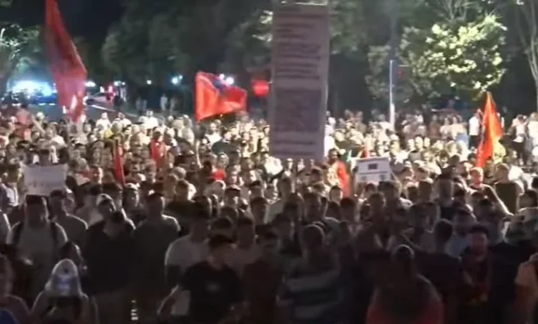 LIVE  Dita e 20 të e protestës në Tiranë  pas disa orësh para Kryeministrisë  qytetarët nisin marshimin në kryeqytet