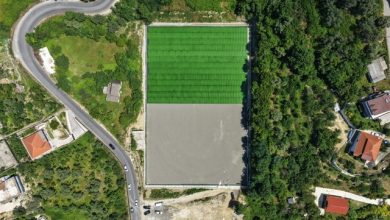 Photo of Fusha e re e sportit në Krujë drejt përfundimit, nis shtrimin e tapetit