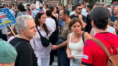 Photo of Eurodeputetja italiane u bashkohet protestuesve