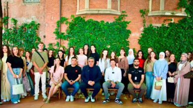 Photo of Blendi Gonxhja me studentët e Universitetit “Nënë Tereza”: Rinia shqiptare është ura që lidh të ardhmen e kombit