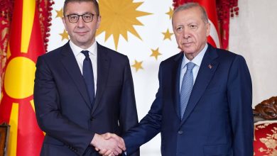 Photo of Presidenti turk Erdogan pret kryeministrin e Maqedonisë së Veriut Mickoski në Stamboll