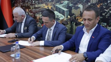 Photo of Kasami nënshkruan memorandum bashkëpunimi mes UEJL-së dhe Saubermacher