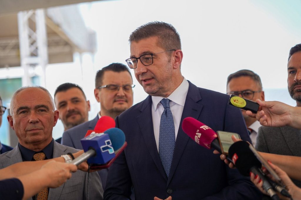 Mickoski në mbrojtje të Grubit  Nuk ishte organizator i festës  ai dhe familja kërkuan falje