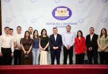 Photo of Faton Ahmeti shoqëroi në Tiranë të rinjtë e akademisë politike të BDI-së