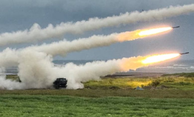 Tajvani përgatitet për një pushtim të mundshëm nga Kina  ushtria teston sistemin raketor HIMARS