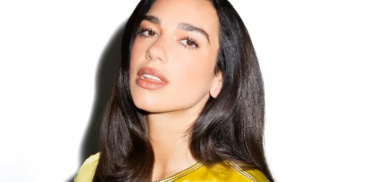  Libri është liri   Dua Lipa hap bibliotekën e saj në një nga libraritë më të famshme të Portugalisë