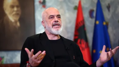 Photo of “Protesta s’matet nga fakti nëse i pëlqen qeverisë”, Rama i përgjigjet komentuesit: Transparenca është rreshtimi i fakteve, bllokimi i rrugës është mbytje e debatit