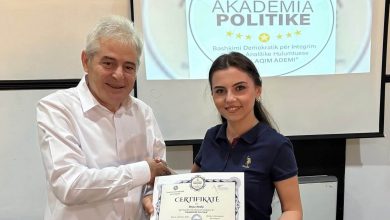 Photo of Ali Ahmeti u ndau diploma politikanëve të ardhshëm të BDI-së