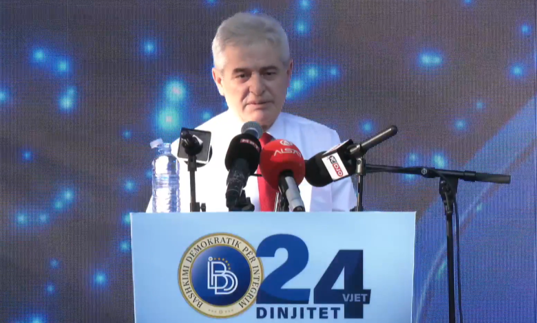 Ahmeti me porosi  As na frigësoni e as mund të na mundni 