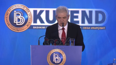 Photo of Ali Ahmeti nga Vrapçishti: Unë nuk e dua luftën sepse lufta sjellë viktima, ne duam paqe mirpo mos na prekni në plagë (VIDEO)