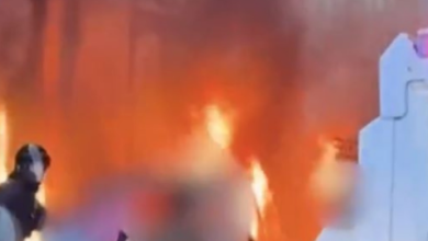 Photo of Belfasti në flakë, digjen shtëpi e makina/Protesta kundër emigrantëve pas sulmit me thikë