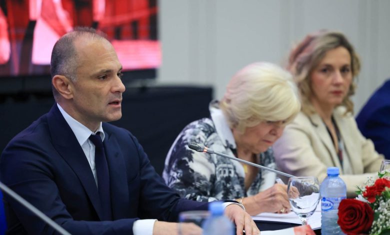 Filipçe   Iniciativa e Shkupit  është përgjigje ndaj autoritarizmit  korrupsionit dhe forcave anti evropiane