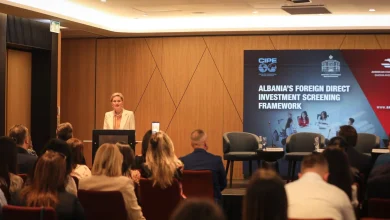 Photo of “Investitorët amerikanë po shohin gjithnjë e më shumë drejt Shqipërisë”, mesazhi i Nancy VanHorn: Nevojiten rregulla të qarta, siguri dhe fushë e barabartë loje