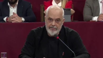 Photo of “Unë të dal kundër jush dhe vetes?”, Rama: Kam menduar të iki në katund dhe t’iu lë ta mbroni vetë vendin nga të huajt, por…