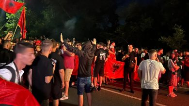 Photo of Bllokimi i autostradës dhe marshimi drejt Rinasit krijon debat mes organizatorëve të protestës, “përplasje” në rrjetet sociale