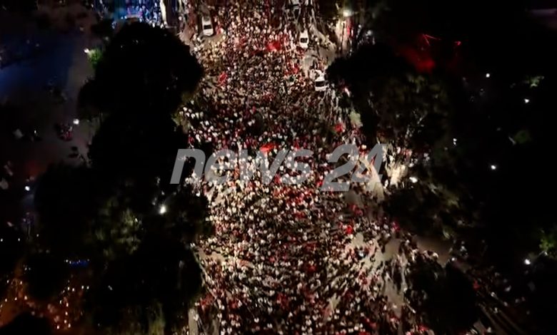 Pamje me dron   Si u rrethua Kryeministria në pak minuta nga  uragani  i qytetarëve  250 mijë shqiptarë në shesh për dorëheqjen e Ramës