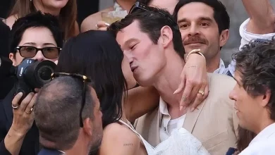 Photo of Pamjet e para nga dasma milionëshe e Dua Lipës dhe Callum Turner po mahnitin rrjetin
