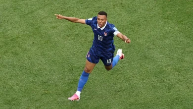 Photo of Mbappe shkruan emrin në librat e rekordeve, “Përbindëshi” francez barazon Klose-n dhe gjuetia për Messin vazhdon!